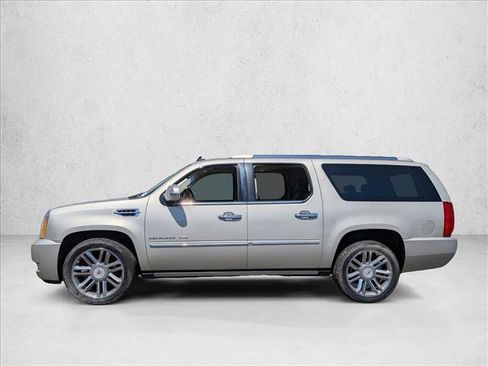Used 2013 Cadillac Escalade ESV Platinum AWD/4WD image 2