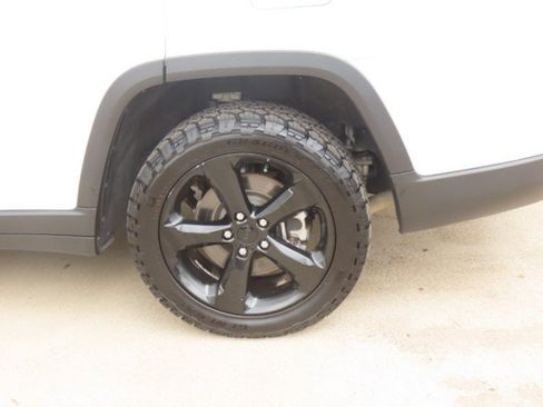 Used 2021 Jeep Grand Cherokee L Laredo AWD/4WD image 16