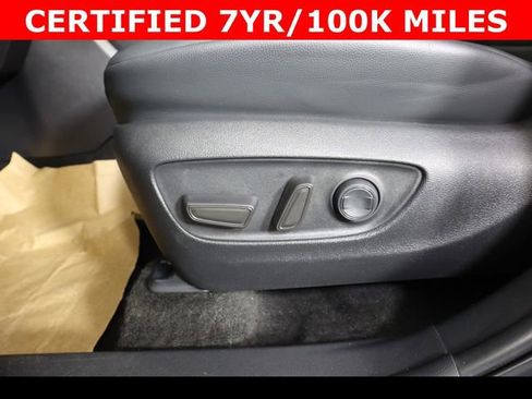 Used 2023 Toyota Highlander XLE image 19
