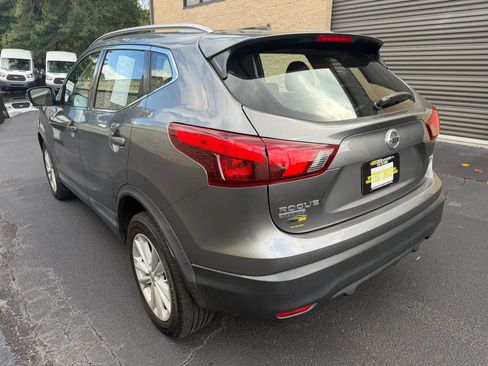 Used 2017 Nissan Rogue Sport SV w/ SV Premium Package FWD image 9