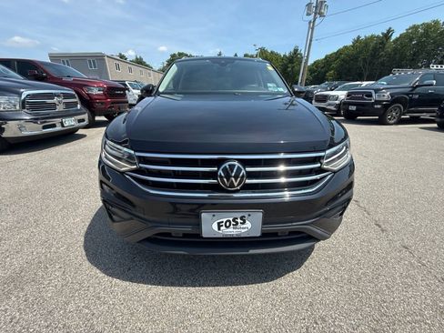 Used 2022 Volkswagen Tiguan SE w/ Panoramic Sunroof Package AWD/4WD image 8