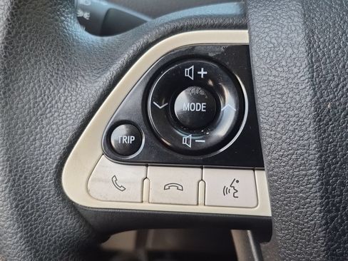 Used 2016 Toyota Prius Two FWD image 16