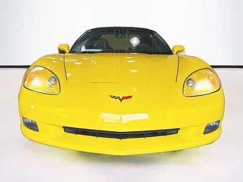 Used 2012 Chevrolet Corvette Convertible w/ 3LT Preferred Equipment Group RWD image 4