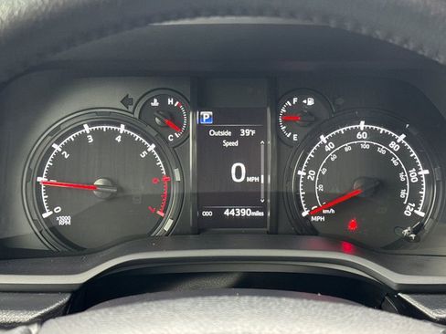 Used 2024 Toyota 4Runner SR5 image 24