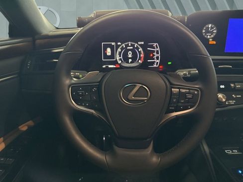 Certified 2025 Lexus ES 350 w/ Premium Package image 13