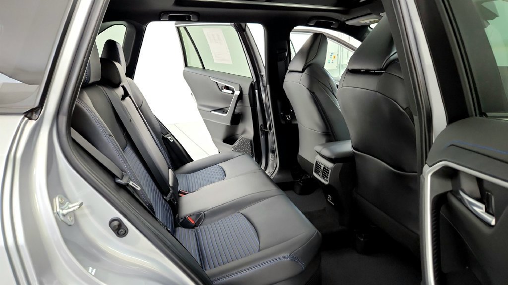 Certified 2024 Toyota RAV4 XSE w/ Advanced Technology Package AWD/4WD image 18