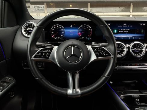 Used 2025 Mercedes-Benz GLA 250 image 39