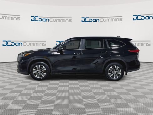 Used 2023 Toyota Highlander XLE AWD/4WD image 5