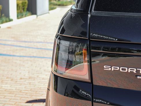 Used 2020 Land Rover Range Rover Sport SE AWD/4WD image 7