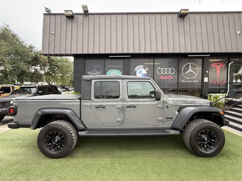 Used 2020 Jeep Gladiator Sport w/ Quick Order Package 24S AWD/4WD image 8