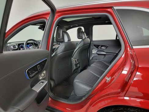 Certified 2025 Mercedes-Benz GLC 300 4MATIC image 18