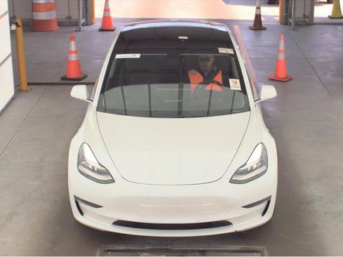 Used 2020 Tesla Model 3 Long Range AWD/4WD image 18