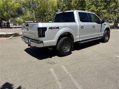 Used 2017 Ford F150 XLT w/ Equipment Group 302A Luxury AWD/4WD image 7