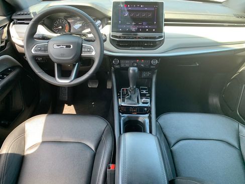Used 2025 Jeep Compass Limited AWD/4WD image 24