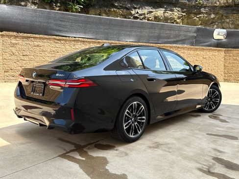 Used 2026 BMW 530i xDrive 530i xDrive w/ M Sport Package image 3