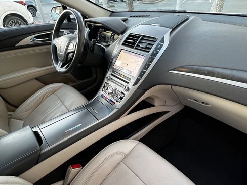 Used 2020 Lincoln MKZ Reserve w/ Luxury Package image 49