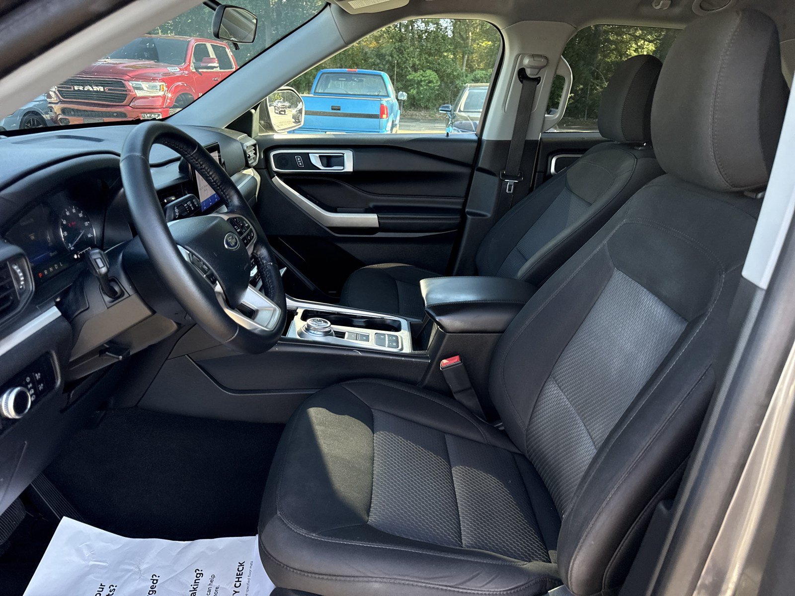 Used 2023 Ford Explorer XLT RWD image 11
