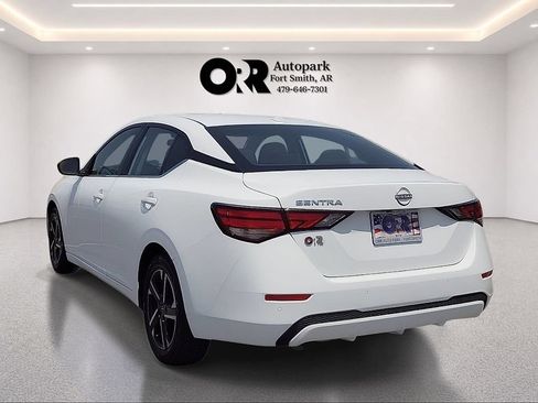 Used 2025 Nissan Sentra SV FWD image 4