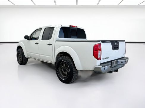 Used 2017 Nissan Frontier SV w/ SV Value Truck Package RWD image 6