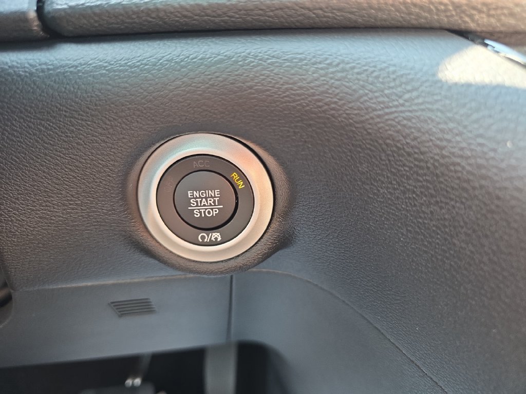 New 2027 Chrysler Pacifica Select AWD/4WD image 27