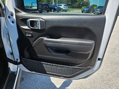 Used 2025 Jeep Wrangler Unlimited Sport AWD/4WD image 35