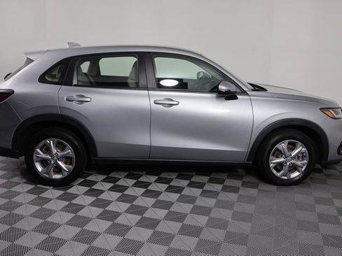 Used 2023 Honda HR-V LX image 9