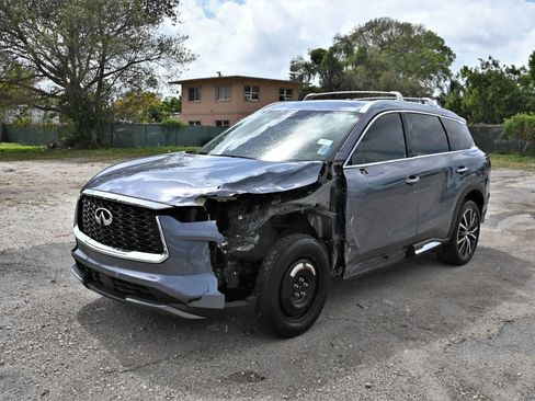 Used 2023 INFINITI QX60 Sensory w/ Vision Package FWD image 2
