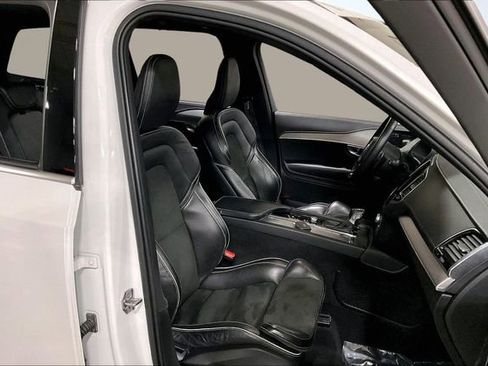 Used 2019 Volvo XC90 T6 R-Design w/ Protection Package AWD/4WD image 9