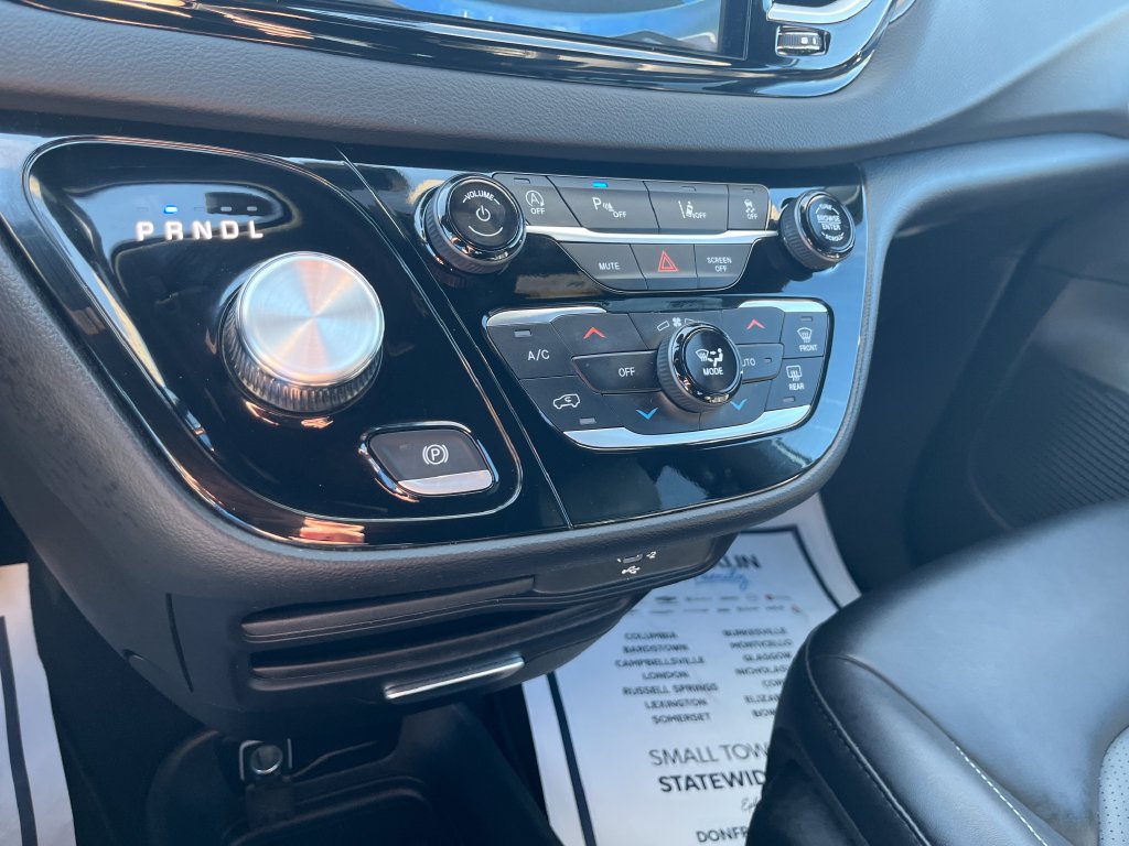 Used 2026 Chrysler Pacifica Select FWD image 19