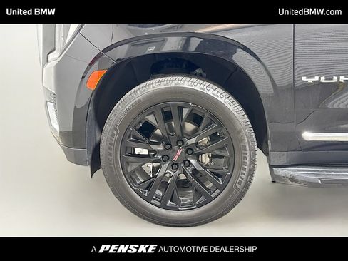 Used 2021 GMC Yukon SLT w/ SLT Premium Package RWD image 2