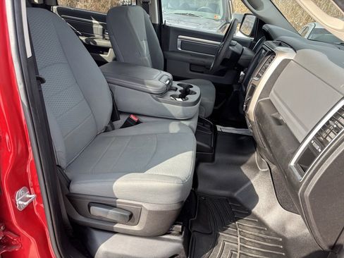 Used 2019 RAM 1500 Classic SLT image 28
