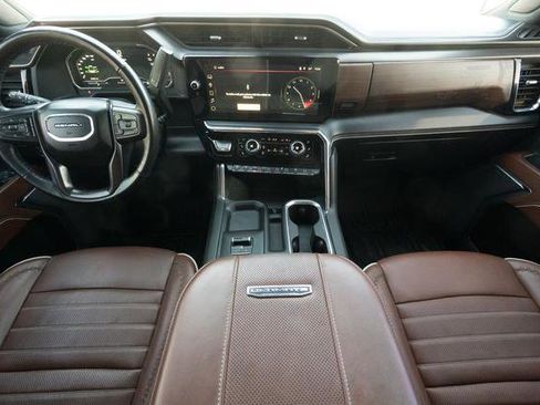 Used 2024 GMC Sierra 2500 Denali Ultimate image 18