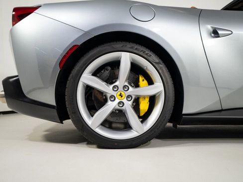 Used 2019 Ferrari Portofino RWD image 24