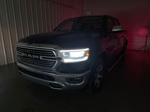 Used 2019 RAM 1500 Laramie AWD/4WD image 7