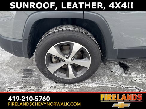 Used 2022 Jeep Cherokee Limited image 12