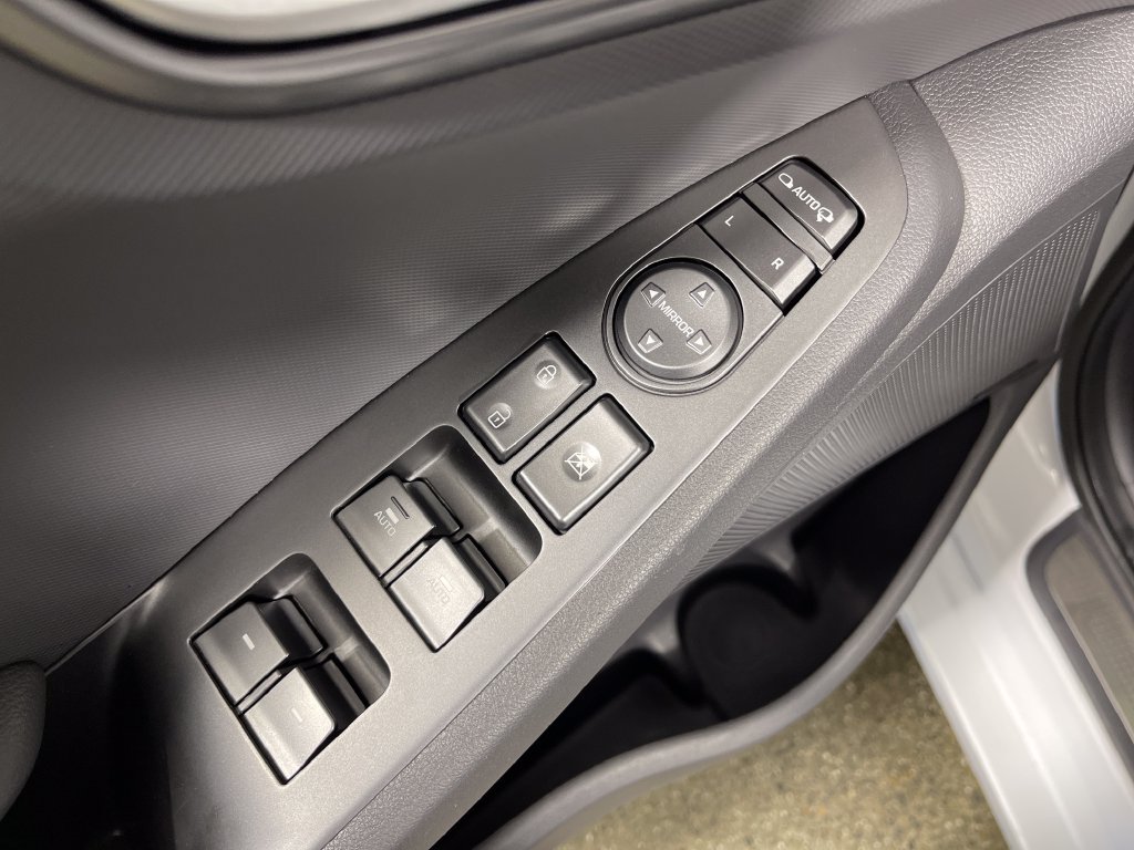 Used 2022 Hyundai Ioniq Limited FWD image 18