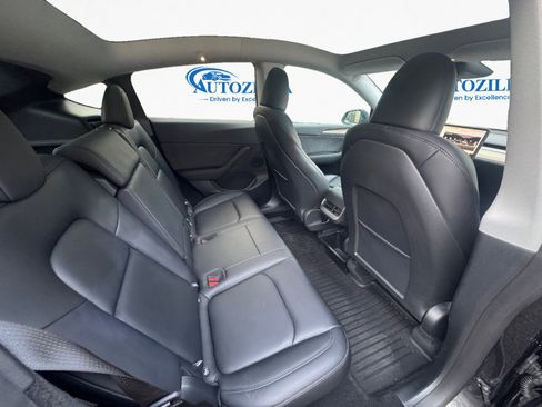Used 2025 Tesla Model Y Long Range image 12