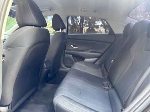 Used 2021 Hyundai Elantra SE image 10