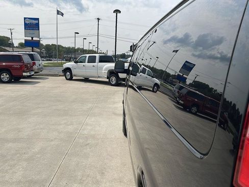 Used 2021 Chevrolet Express 3500 LT w/ LT Preferred Equipment Group RWD image 14