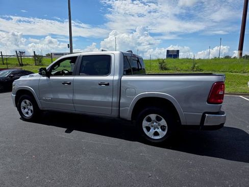 Used 2025 RAM 1500 Big Horn AWD/4WD image 7