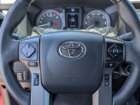 Used 2023 Toyota Tacoma TRD Off-Road w/ TRD Premium Off Road Package AWD/4WD image 18