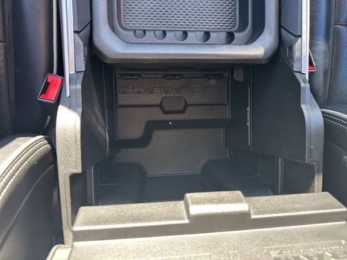 Used 2019 RAM 1500 Laramie image 8