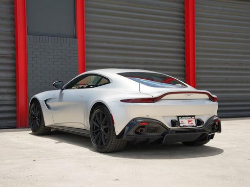 Used 2020 Aston Martin V8 Vantage Coupe RWD image 15