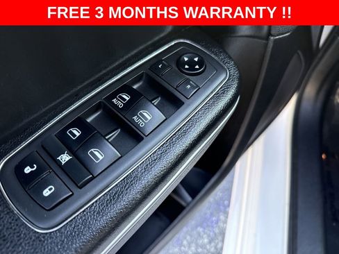 Used 2019 Chrysler 300 S AWD/4WD image 12