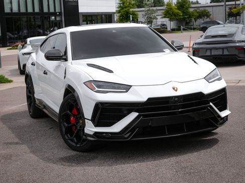 Used 2023 Lamborghini Urus Performante AWD/4WD image 2
