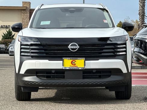 New 2026 Nissan Kicks SV w/ SV Premium Package image 3