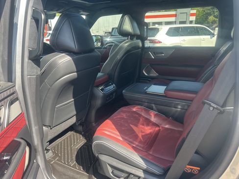 Used 2025 INFINITI QX80 Autograph w/ Autograph Exterior Package image 27