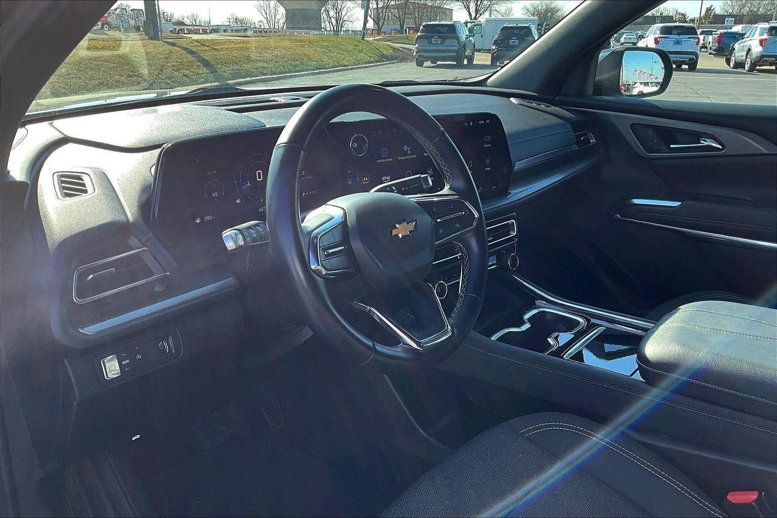 Used 2024 Chevrolet Traverse LT FWD image 26