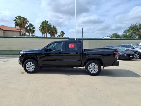 Used 2023 Nissan Frontier SV w/ SV Premium Package AWD/4WD image 2