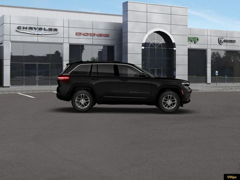 New 2026 Jeep Grand Cherokee 2WD image 9